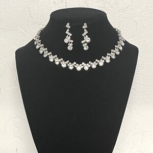 Necklace and earrings set